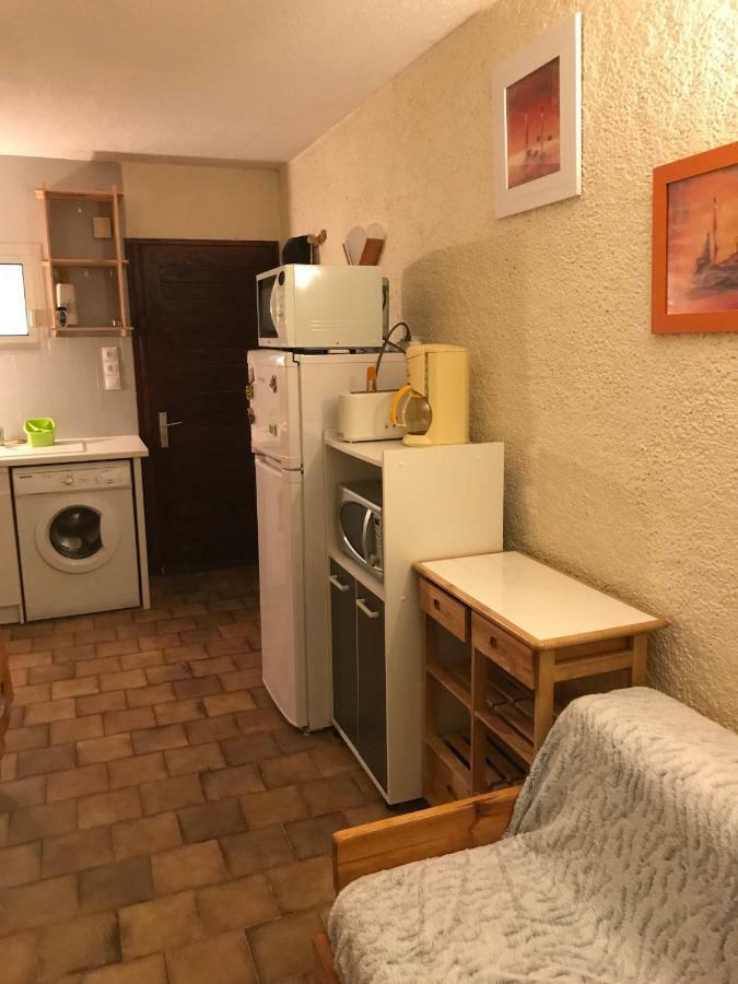 Residence Courbet Meylouga كوتيريه المظهر الخارجي الصورة