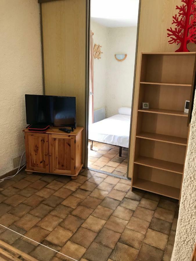 Residence Courbet Meylouga كوتيريه المظهر الخارجي الصورة