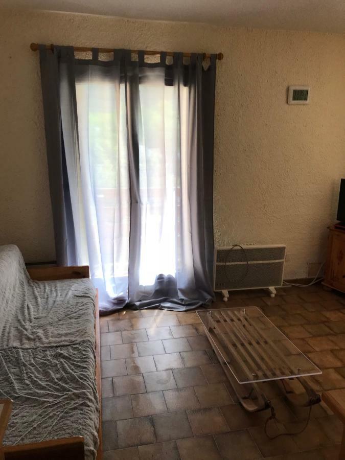 Residence Courbet Meylouga كوتيريه المظهر الخارجي الصورة