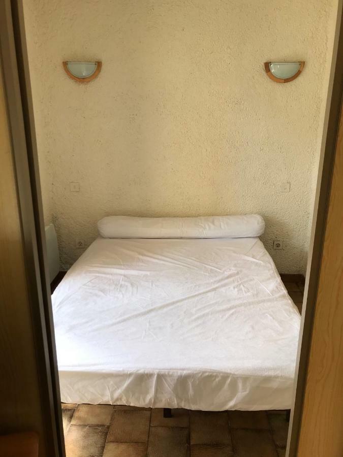 Residence Courbet Meylouga كوتيريه المظهر الخارجي الصورة